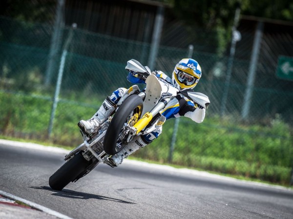 fs450_action_05_5ce150186a