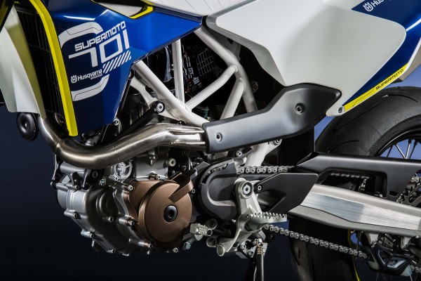 2015-Husqvarna-701-supermoto-01